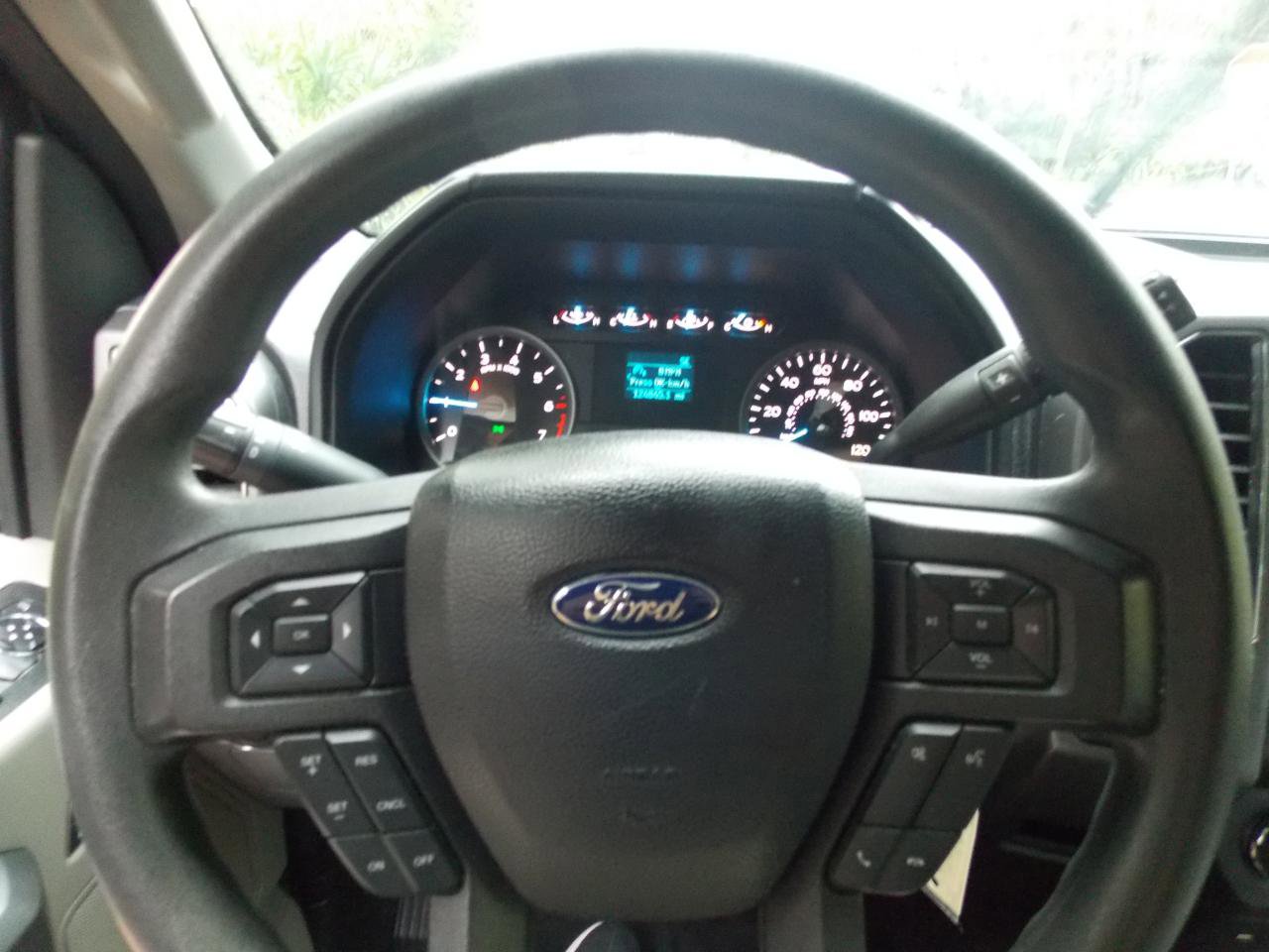 Used 2017 Ford F150 XLT AWD/4WD image 10