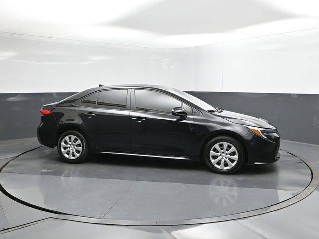 Used 2025 Toyota Corolla LE image 26