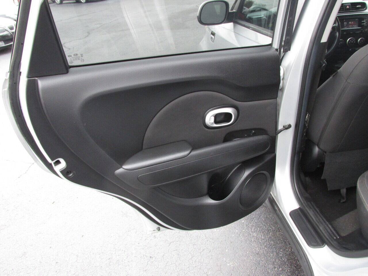 Used 2015 Kia Soul FWD image 18