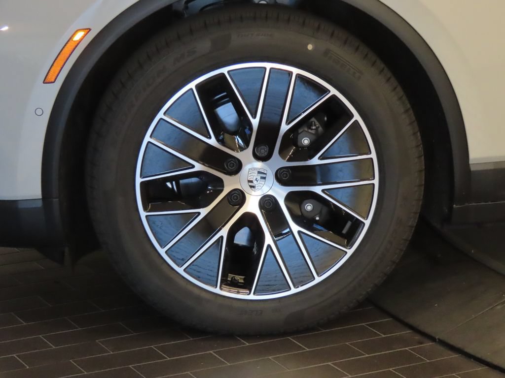 New 2026 Porsche Macan 4 Electric AWD/4WD image 11