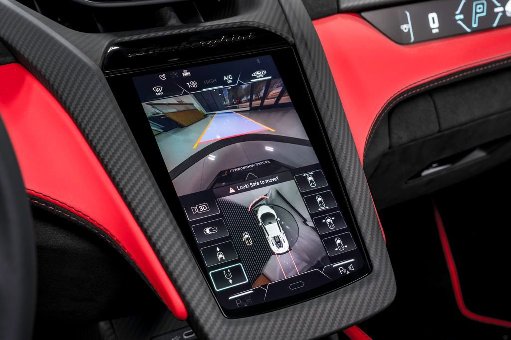 Used 2025 Lamborghini Revuelto image 27