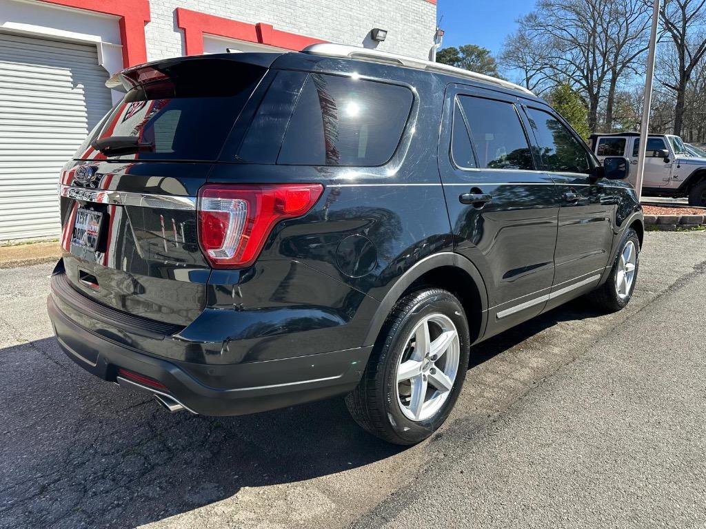 Used 2018 Ford Explorer XLT FWD image 7
