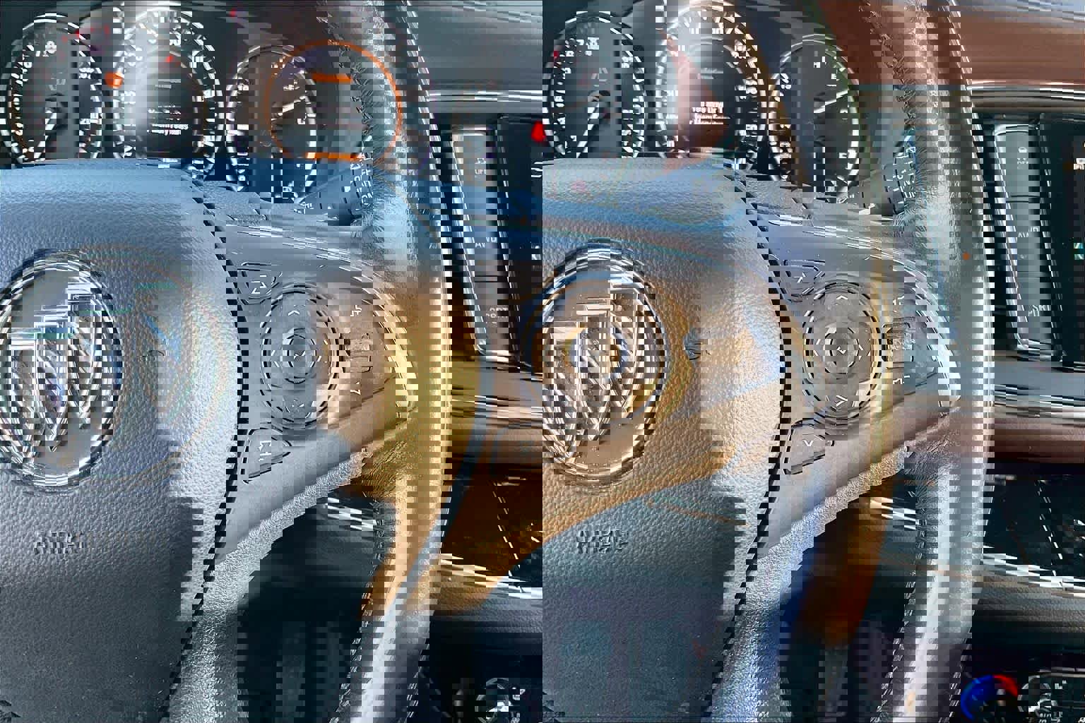 Used 2018 Buick Enclave Avenir w/ Avenir Technology Package image 21