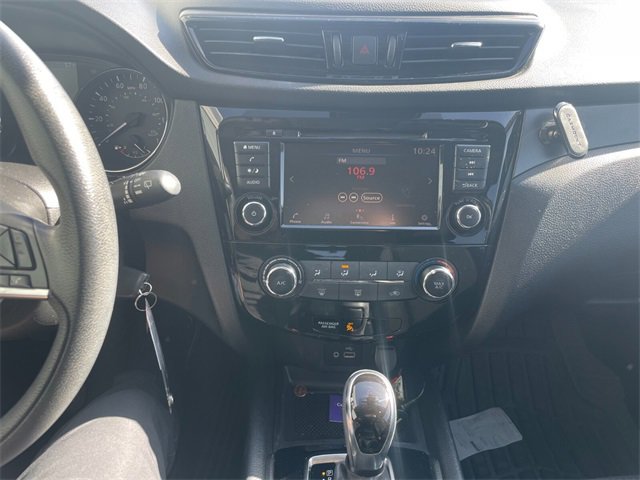 Used 2022 Nissan Rogue Sport S image 6