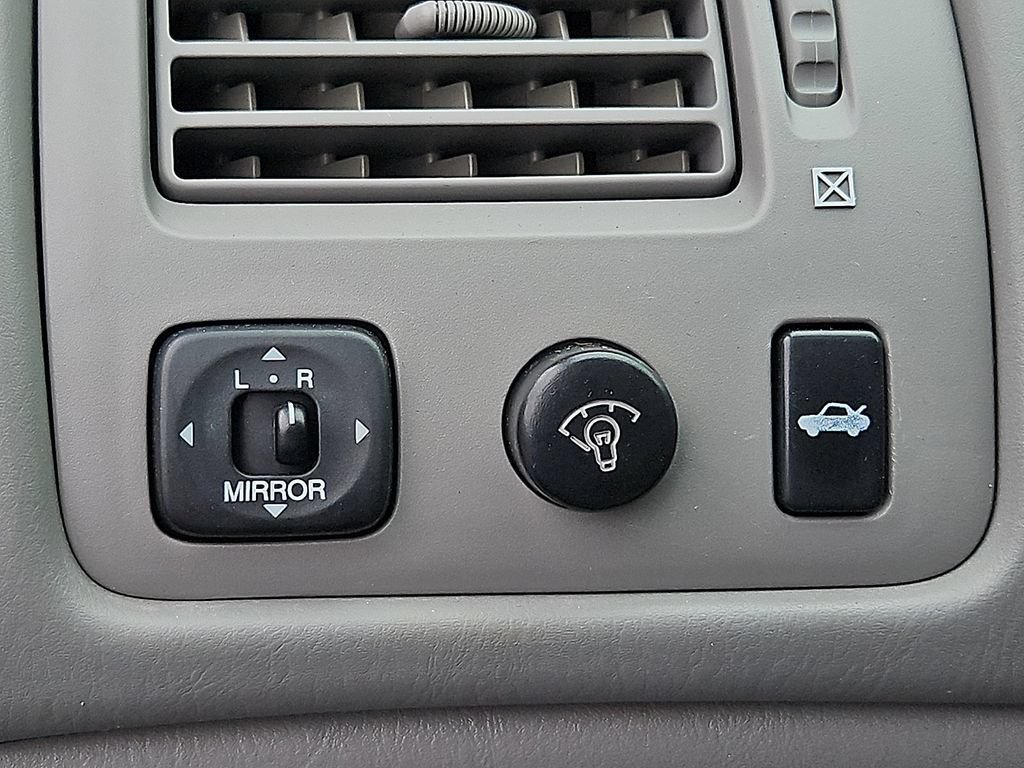 Used 2002 Toyota Avalon XL FWD image 21