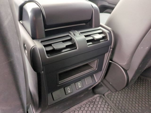 Used 2026 Land Rover Defender 110 X-Dynamic SE AWD/4WD image 13