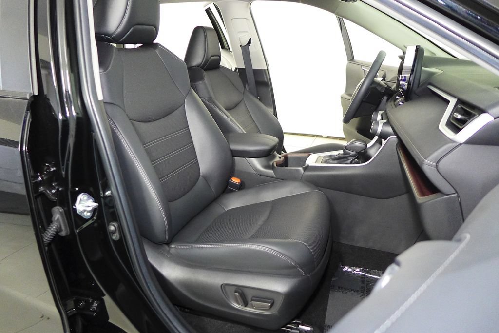 Used 2023 Toyota RAV4 Limited AWD/4WD image 19