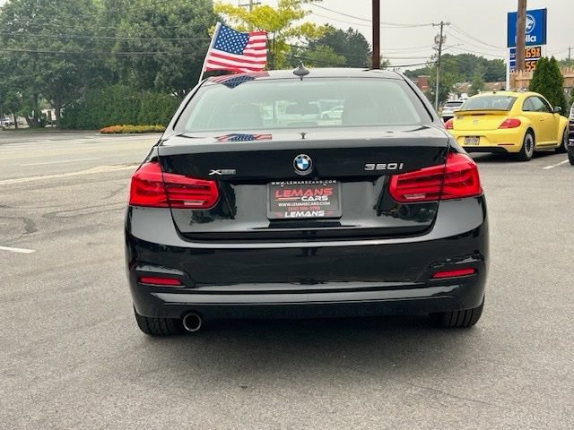 Used 2018 BMW 320i xDrive Sedan AWD/4WD image 6