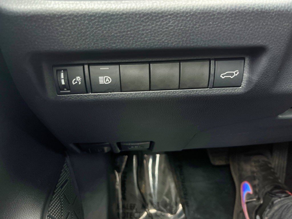 Used 2022 Toyota RAV4 XLE w/ Convenience Package AWD/4WD image 40