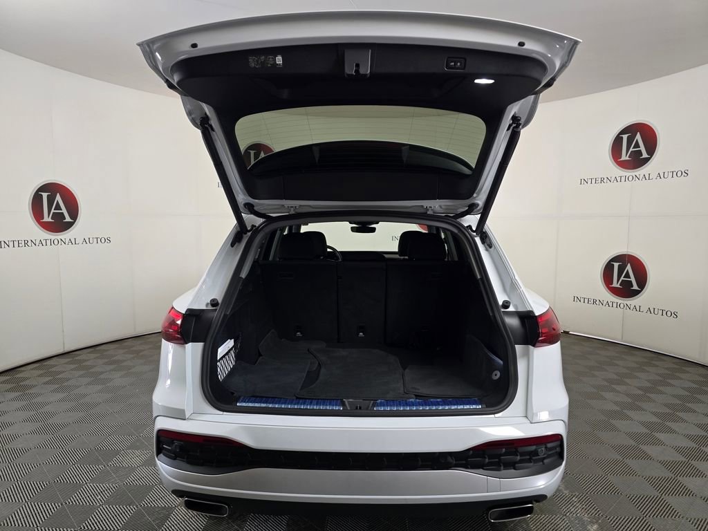 Certified 2025 Audi Q5 Premium w/ Premium Plus AWD/4WD image 9
