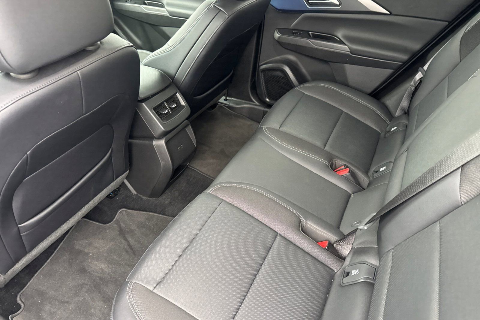 Used 2025 Chevrolet Equinox EV LT w/ Convenience Package FWD image 15