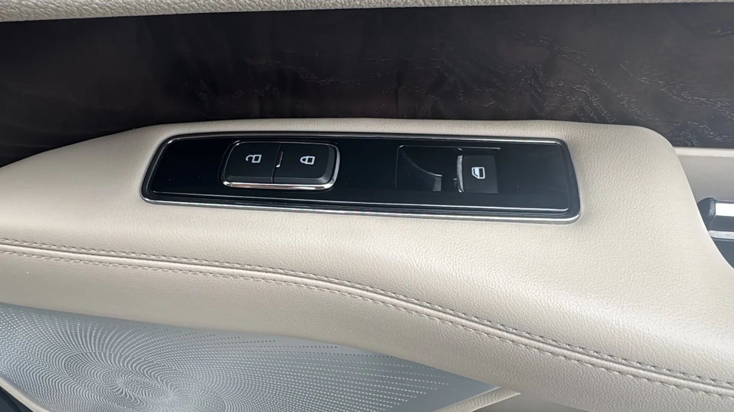 Used 2019 Lincoln Navigator Reserve AWD/4WD image 46