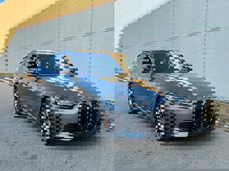 Used 2022 BMW i4 eDrive40 w/ Premium Package image 4