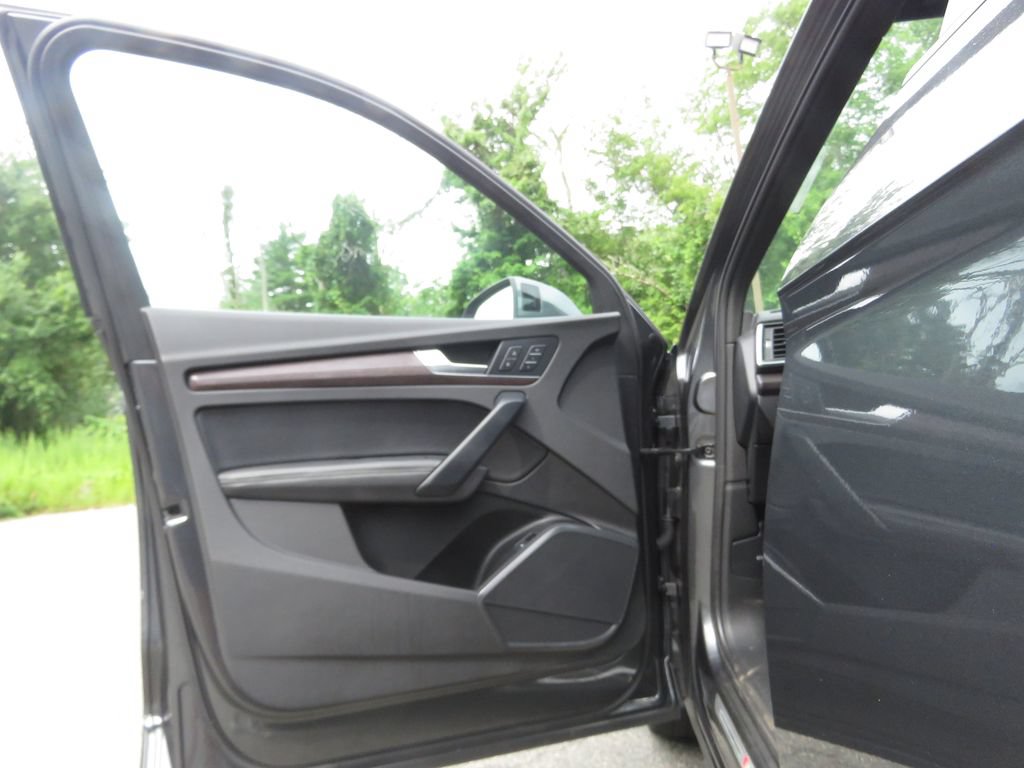 Used 2022 Audi Q5 2.0T Premium Plus AWD/4WD image 9