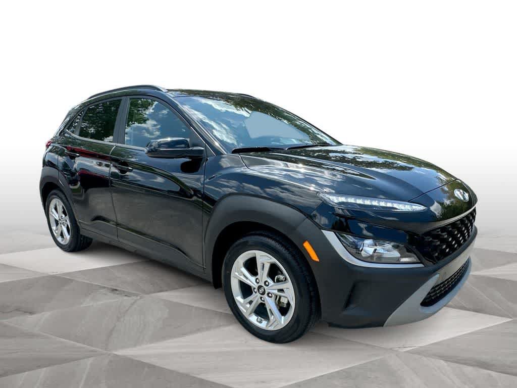 Used 2023 Hyundai Kona SEL w/ Convenience Package FWD image 2