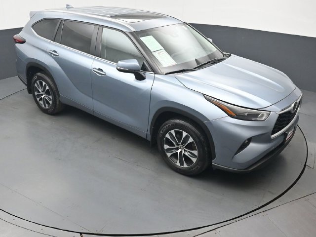 Used 2024 Toyota Highlander XLE AWD/4WD image 47
