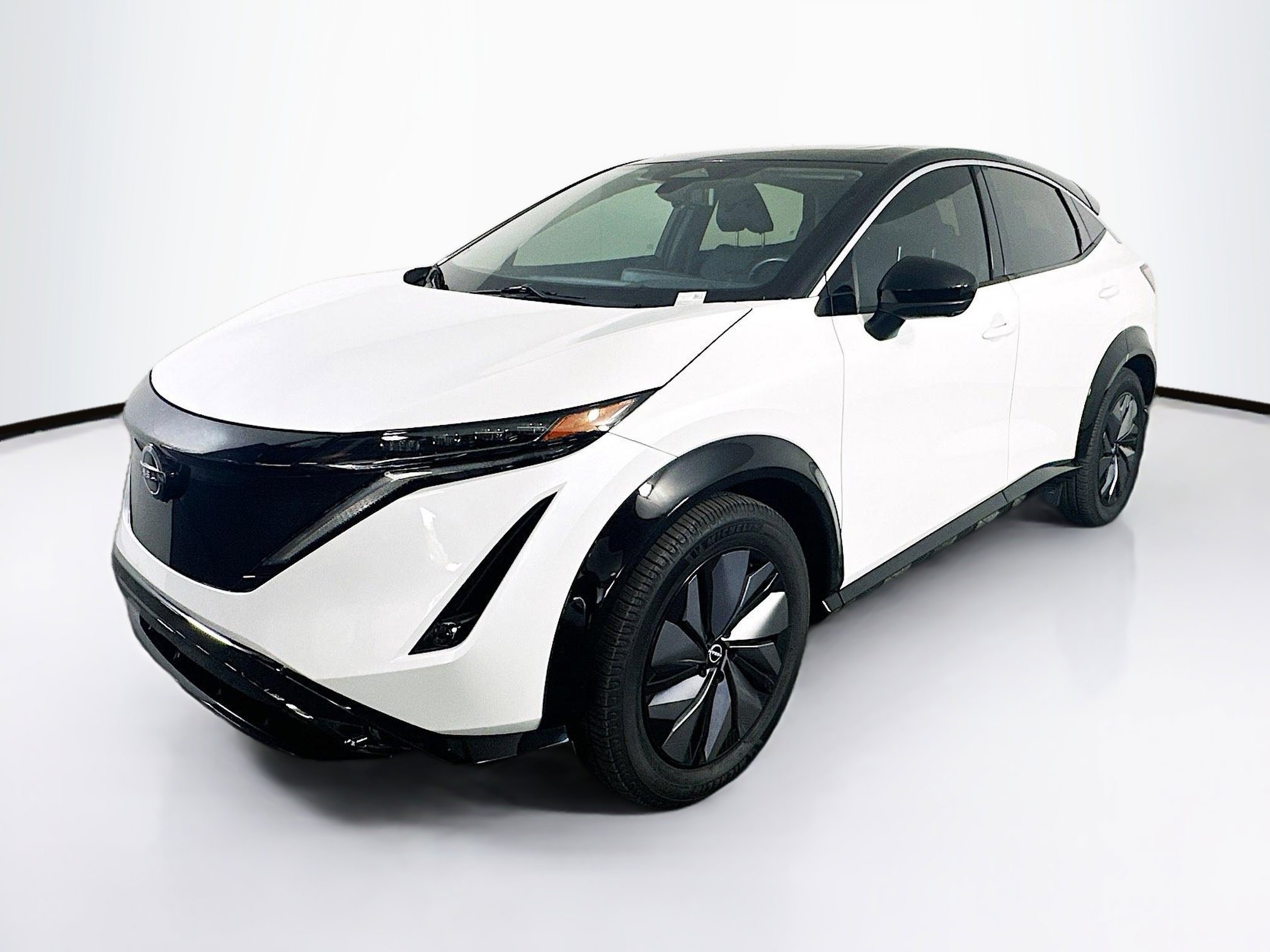 Used 2024 Nissan Ariya FWD image 3