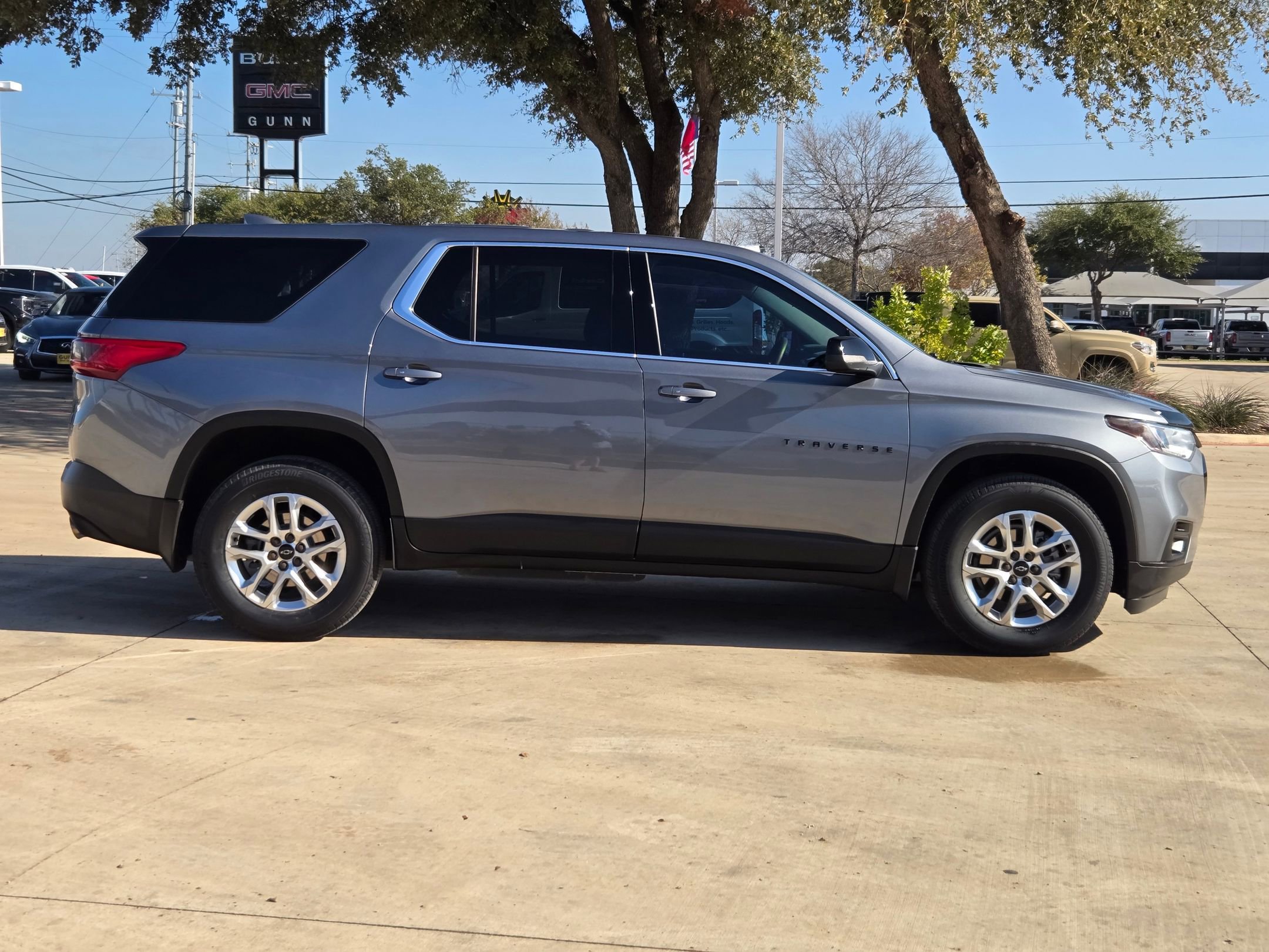 Certified 2021 Chevrolet Traverse LS w/ LPO, Blackout Package image 2