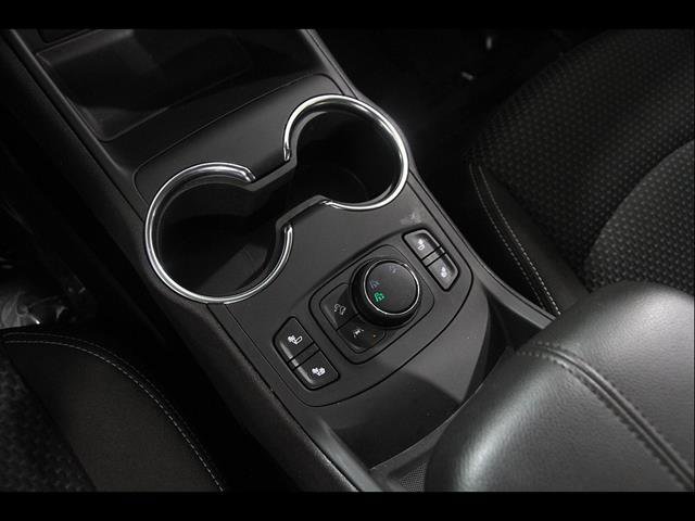 Used 2024 GMC Terrain SLE w/ Driver Convenience Package AWD/4WD image 16