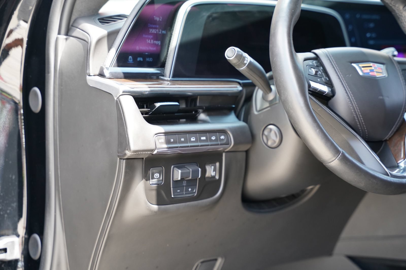 Used 2024 Cadillac Escalade ESV Sport Platinum AWD/4WD image 15