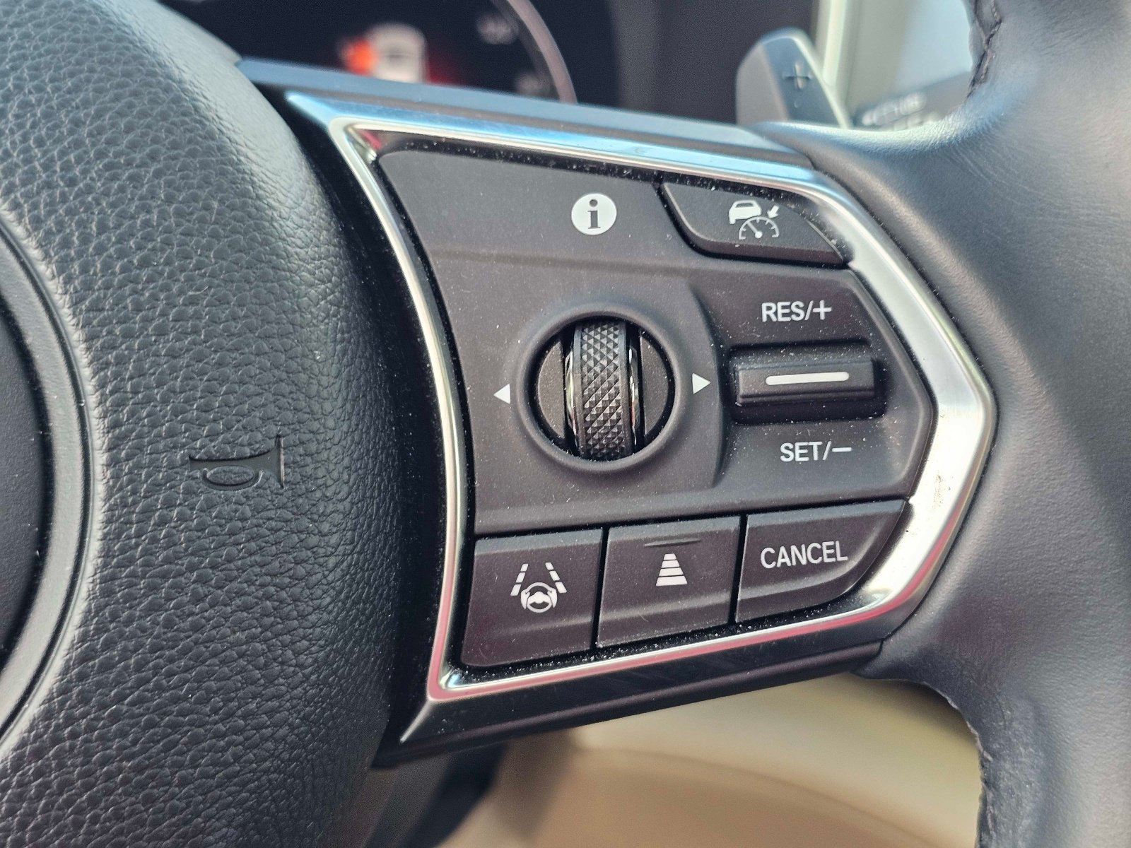 Used 2023 Acura MDX w/ Technology Package FWD image 22