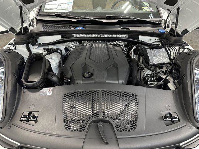 New 2025 Porsche Macan AWD/4WD image 43
