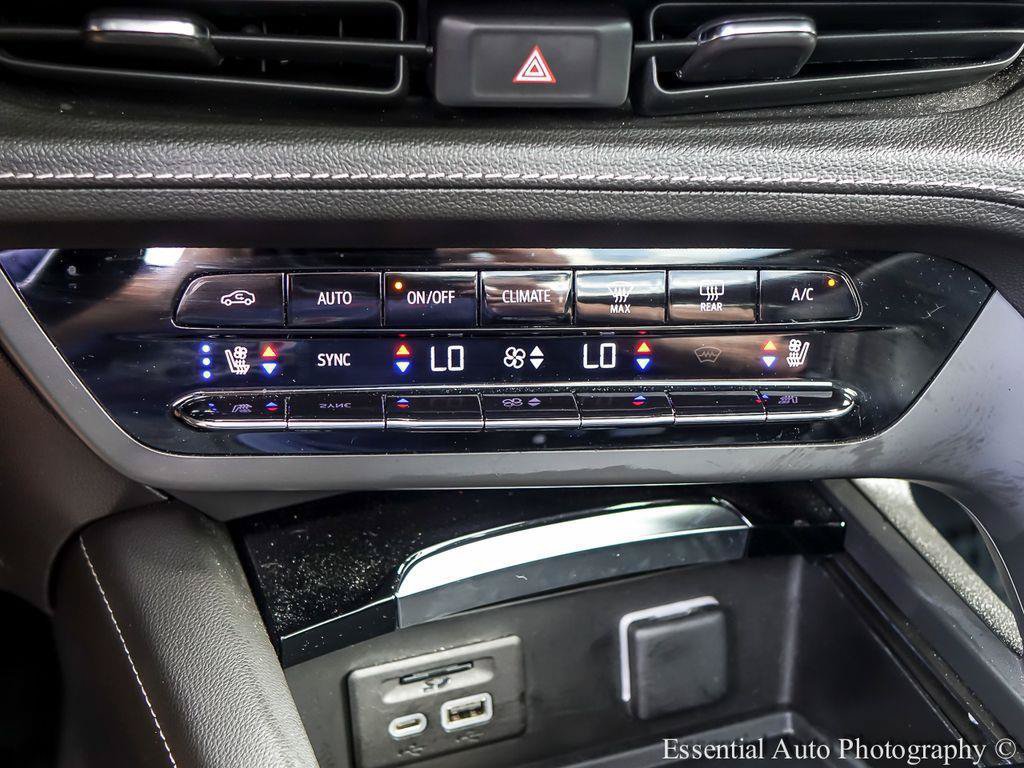 Used 2023 Buick Envision Avenir AWD/4WD image 19