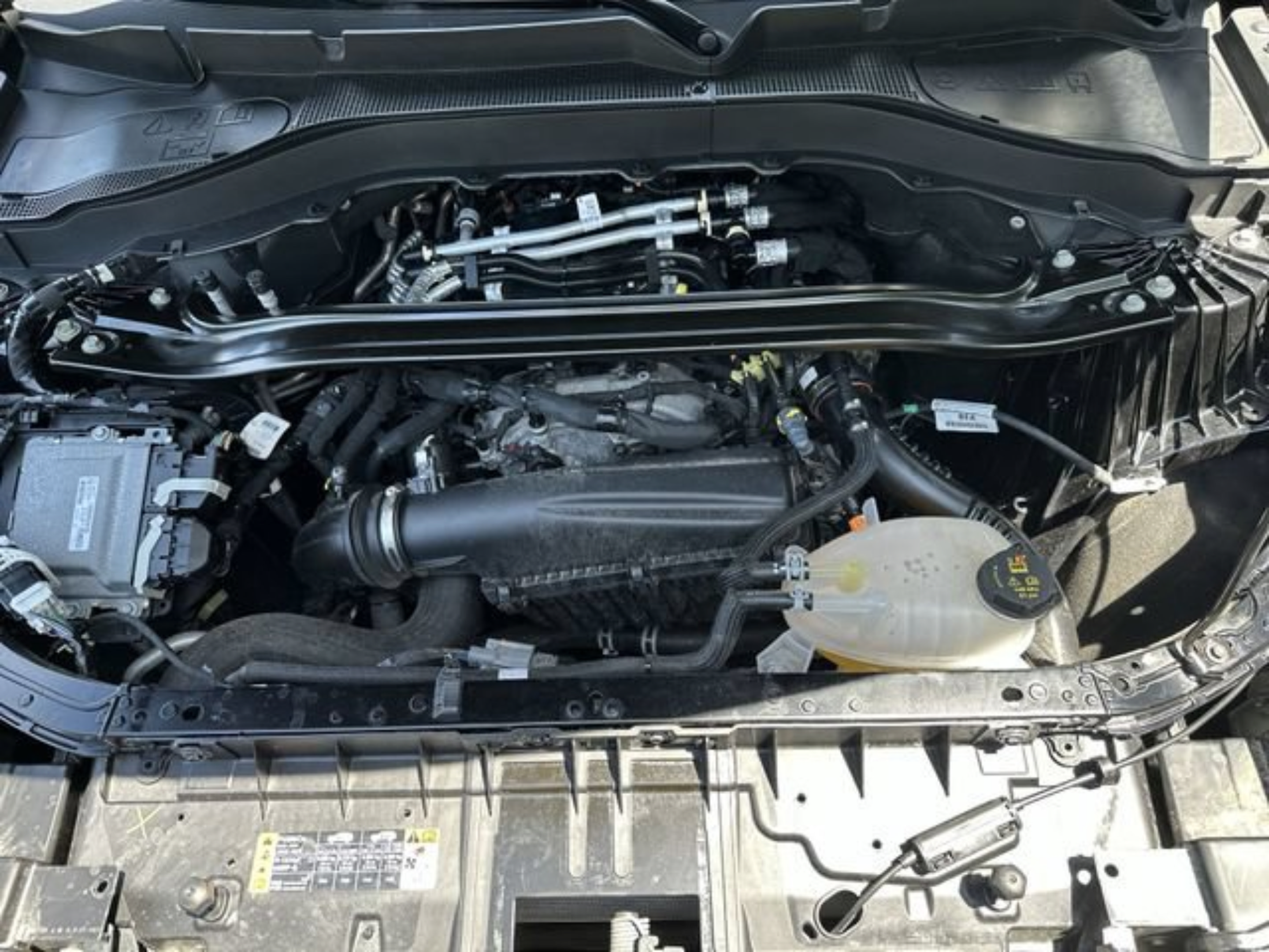 Used 2025 Ford Explorer ST-Line w/ ST-Line Street Pack AWD/4WD image 17