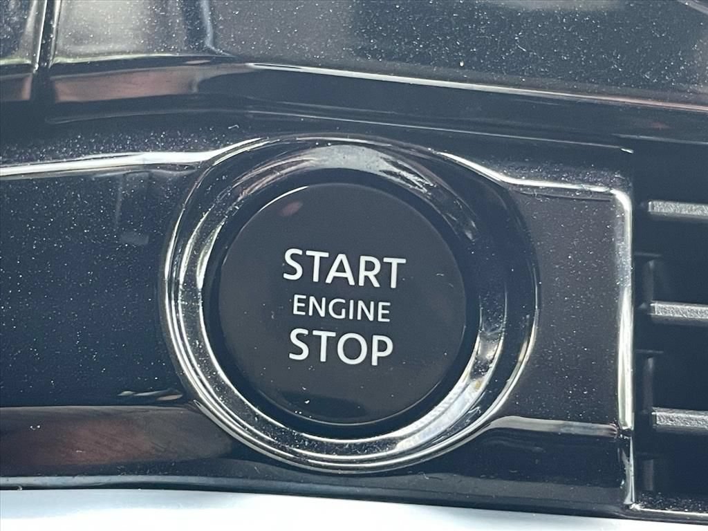 Used 2025 Nissan Pathfinder SV FWD image 13