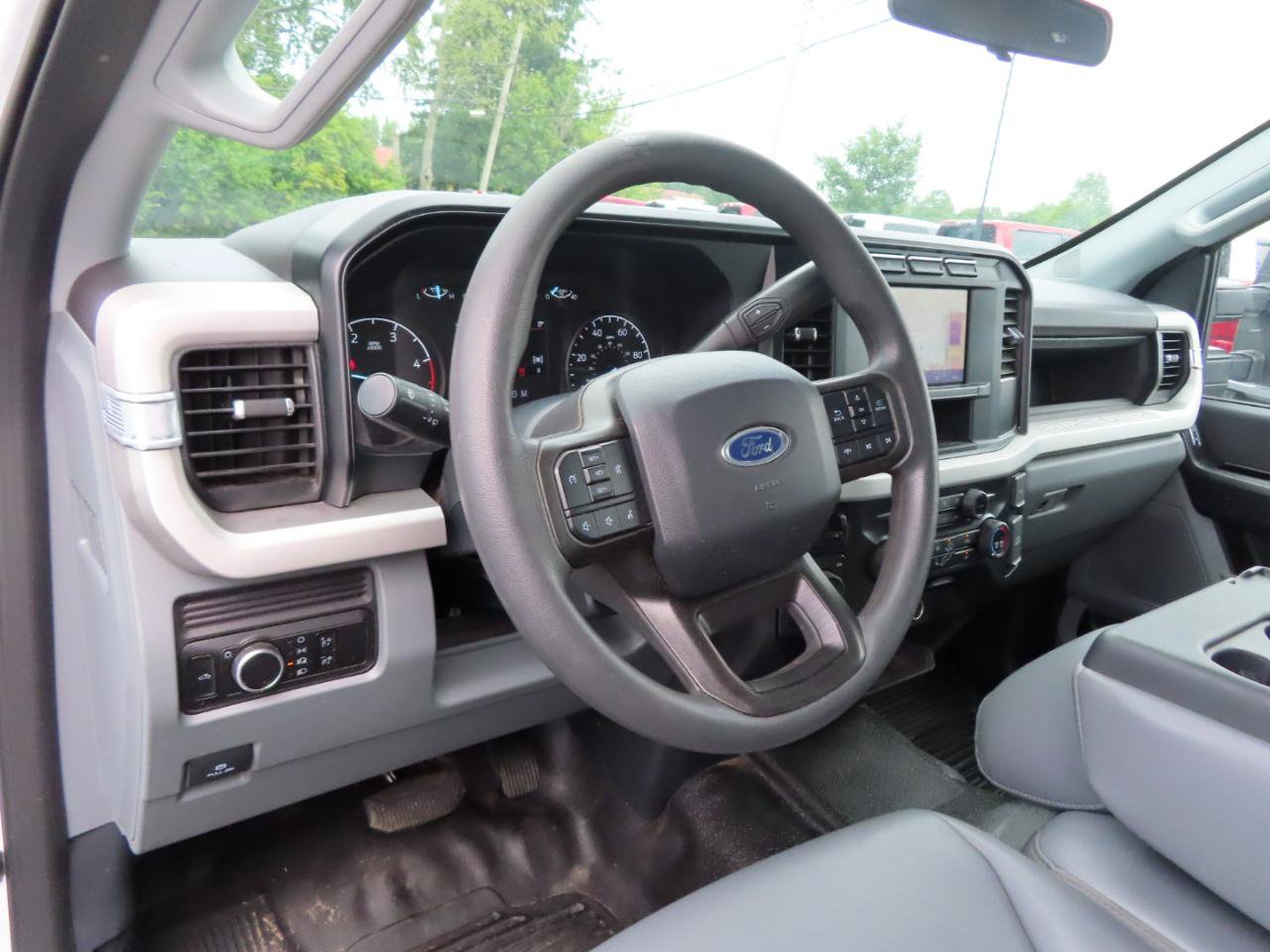 Used 2024 Ford F350 XL AWD/4WD image 30