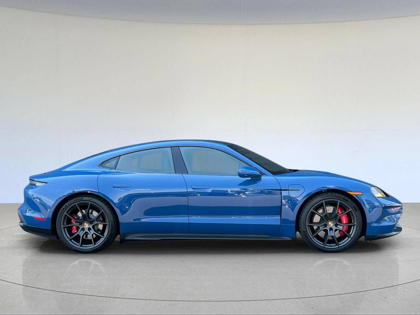 New 2026 Porsche Taycan GTS AWD/4WD image 9