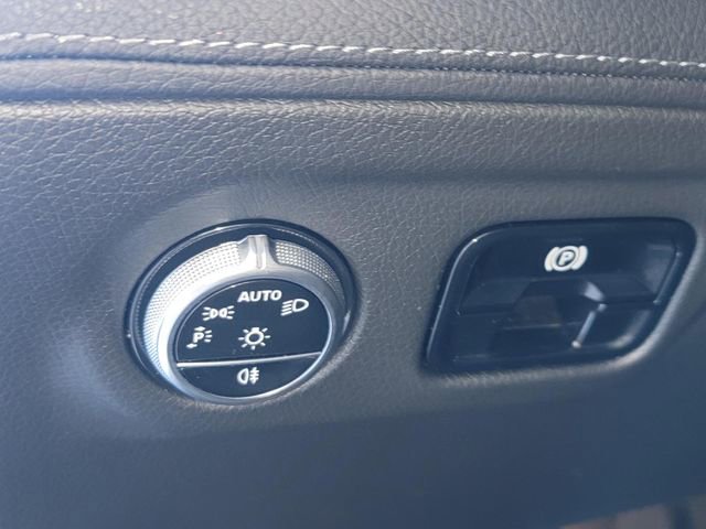 Used 2023 Mercedes-Benz EQE 500 4MATIC Sedan image 25