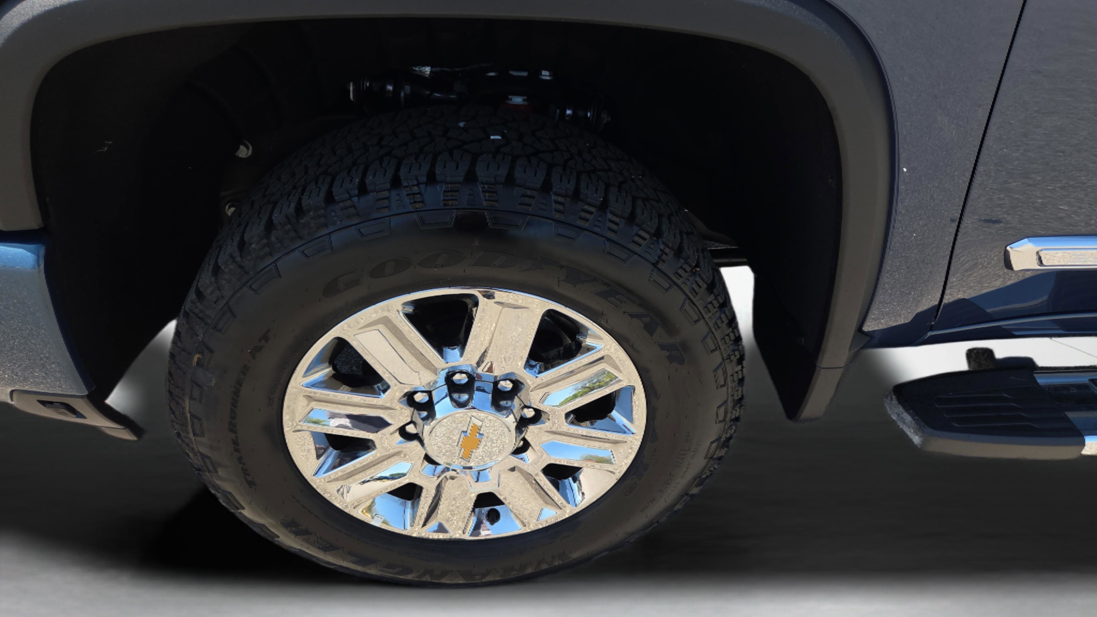 New 2026 Chevrolet Blazer EV RS w/ LPO, Tech Bronze Package image 9