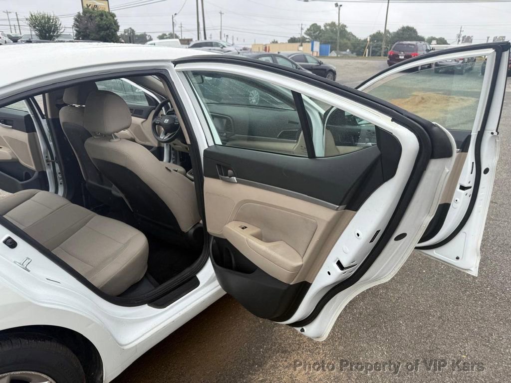Used 2019 Hyundai Elantra SEL image 14