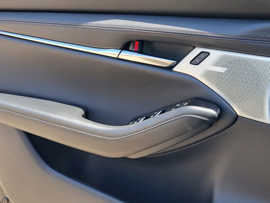 New 2025 MAZDA MAZDA3 Hatchback w/Premium Plus Pkg image 16
