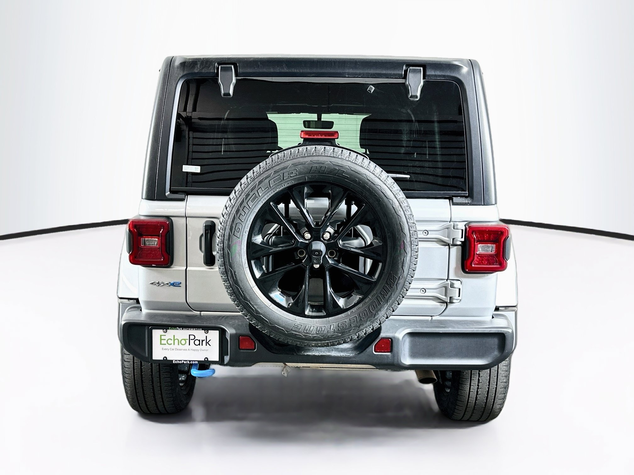 Used 2023 Jeep Wrangler Unlimited Sahara AWD/4WD image 7
