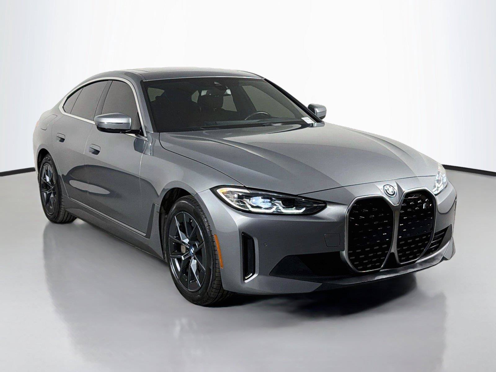 Used 2024 BMW i4 eDrive35 w/ Premium Package RWD image 3