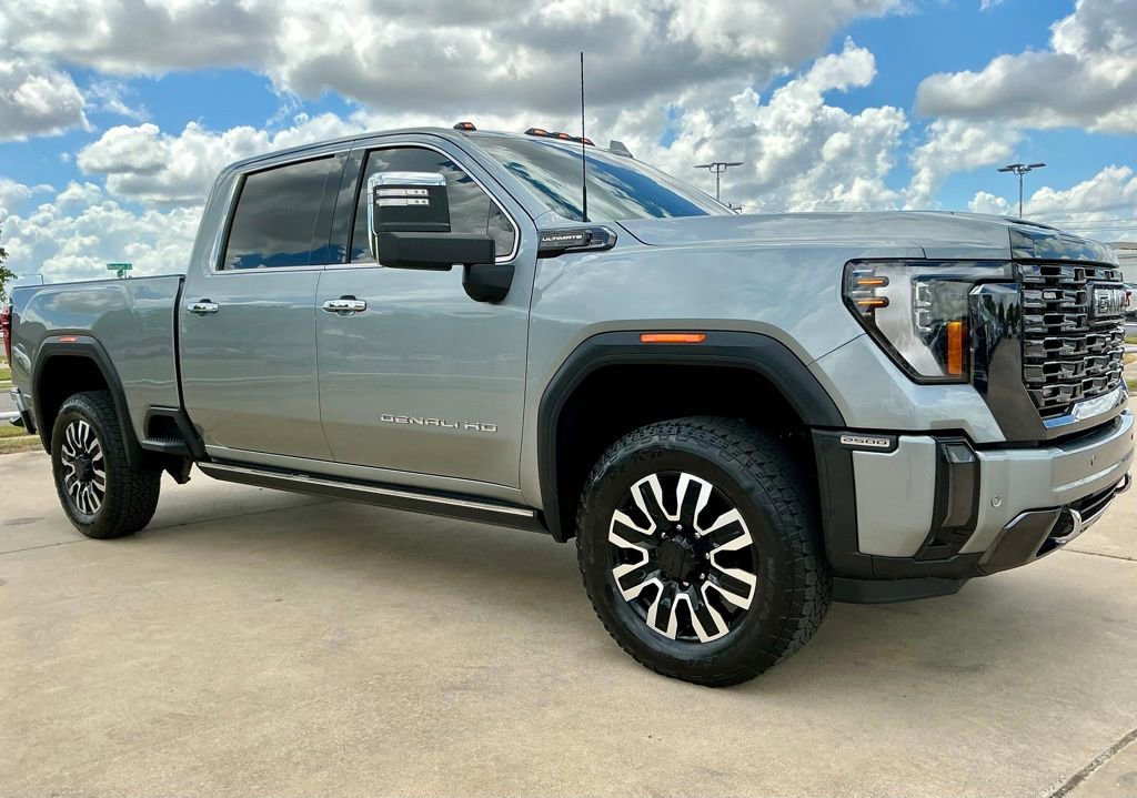 Used 2024 GMC Sierra 2500 Denali Ultimate w/ Max Trailering Package AWD/4WD image 7