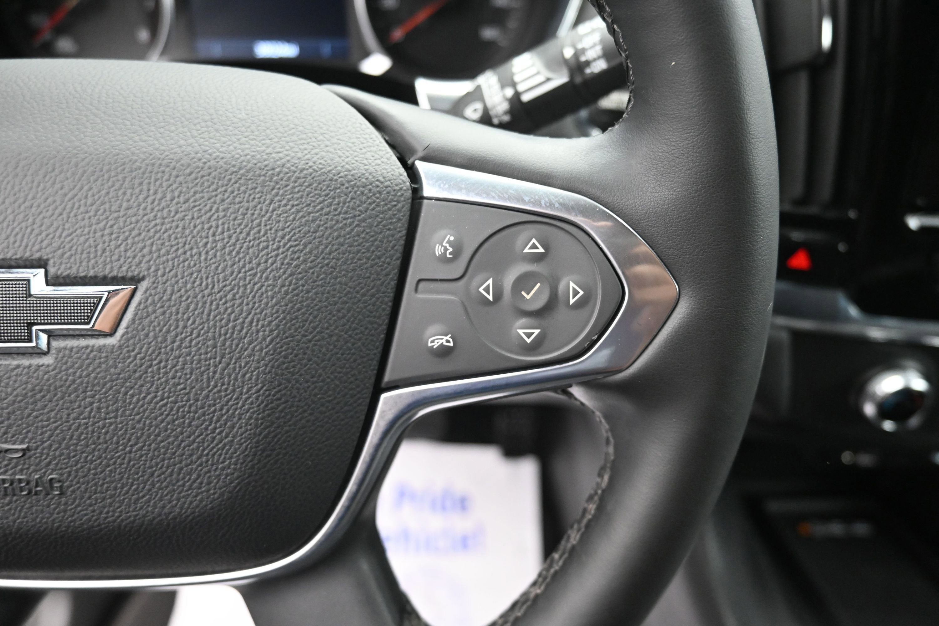 Used 2023 Chevrolet Traverse RS AWD/4WD image 13