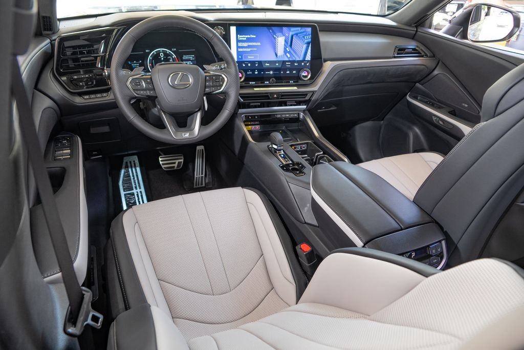 New 2026 Lexus TX 500h AWD image 15