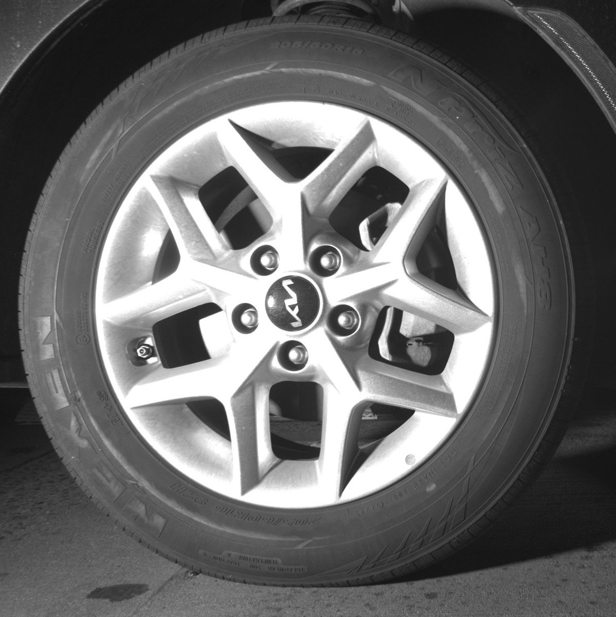 Used 2025 Kia Soul LX w/ LX Technology Package FWD image 13