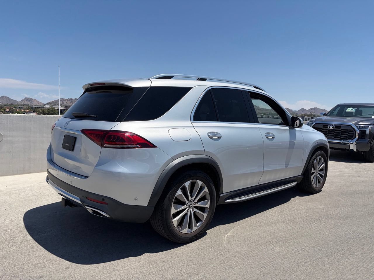 Used 2020 Mercedes-Benz GLE 350 image 2