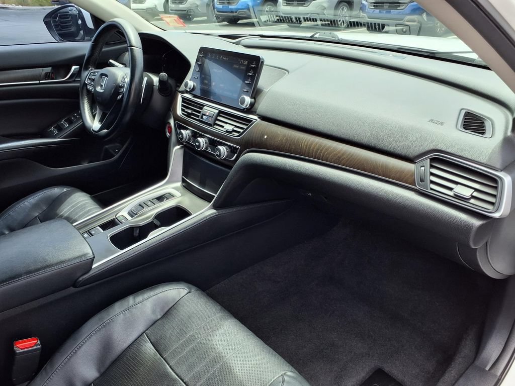 Used 2018 Honda Accord Touring image 18
