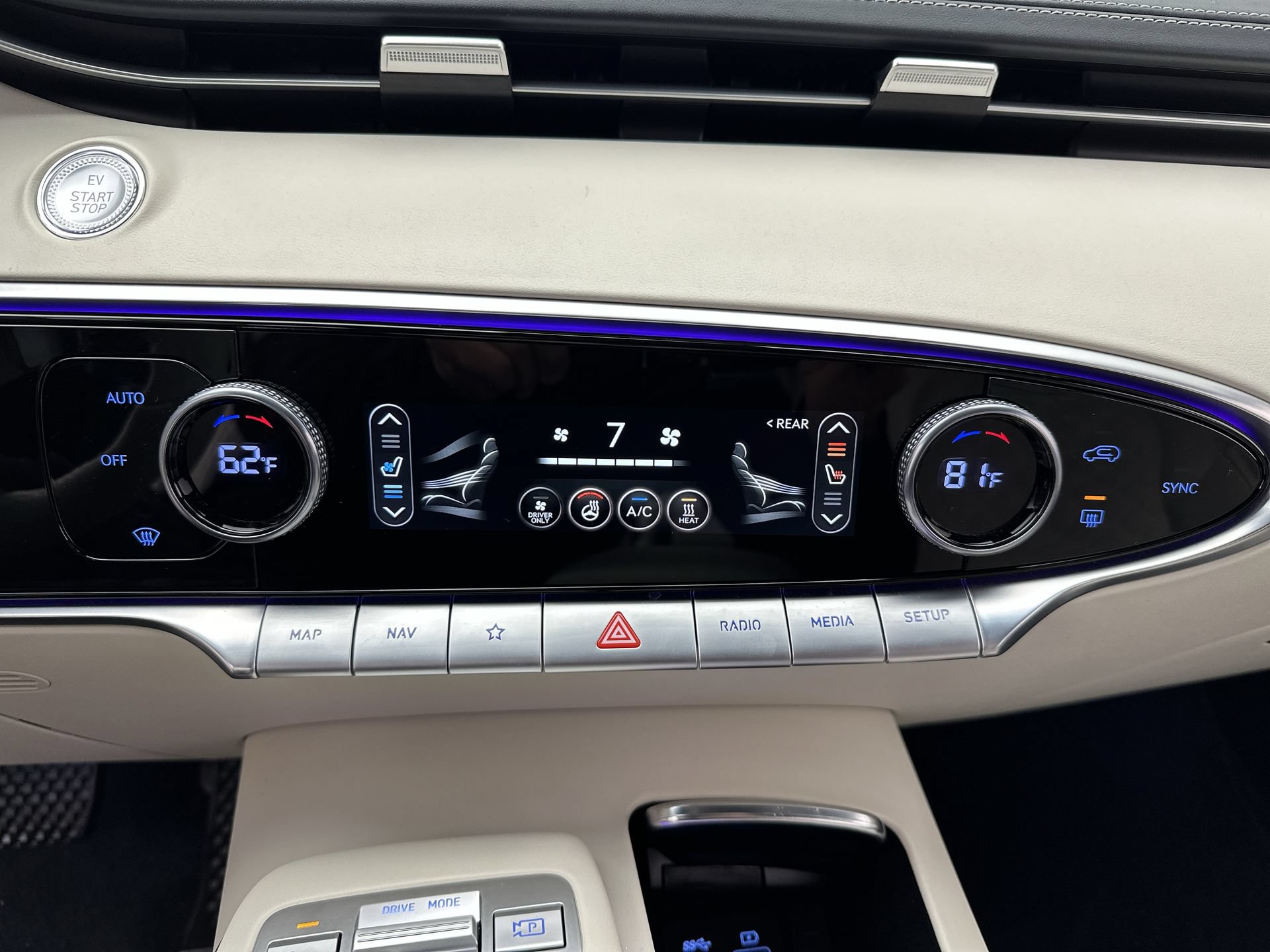 Certified 2025 Genesis Electrified GV70 w/ Prestige Package AWD/4WD image 19
