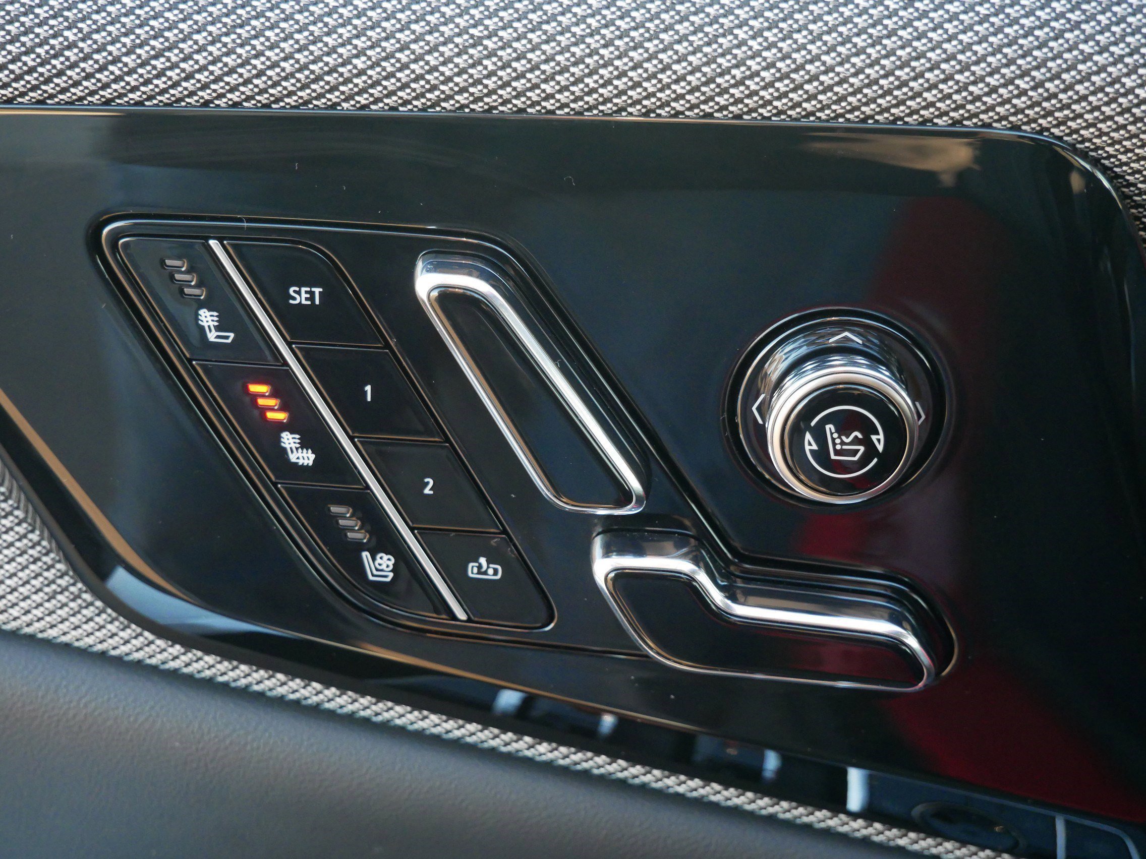 Used 2025 Cadillac Optiq Sport 2 w/ LPO, Floor Liner Package image 16