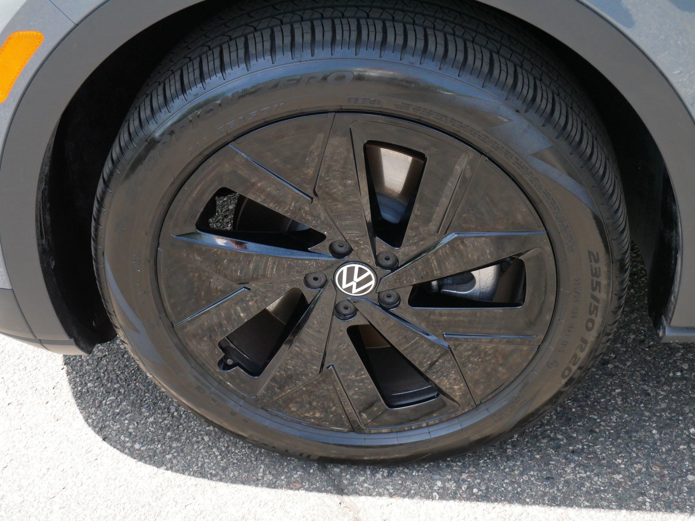 Certified 2025 Volkswagen ID.4 Pro S w/ ID.4 Black Package AWD/4WD image 13