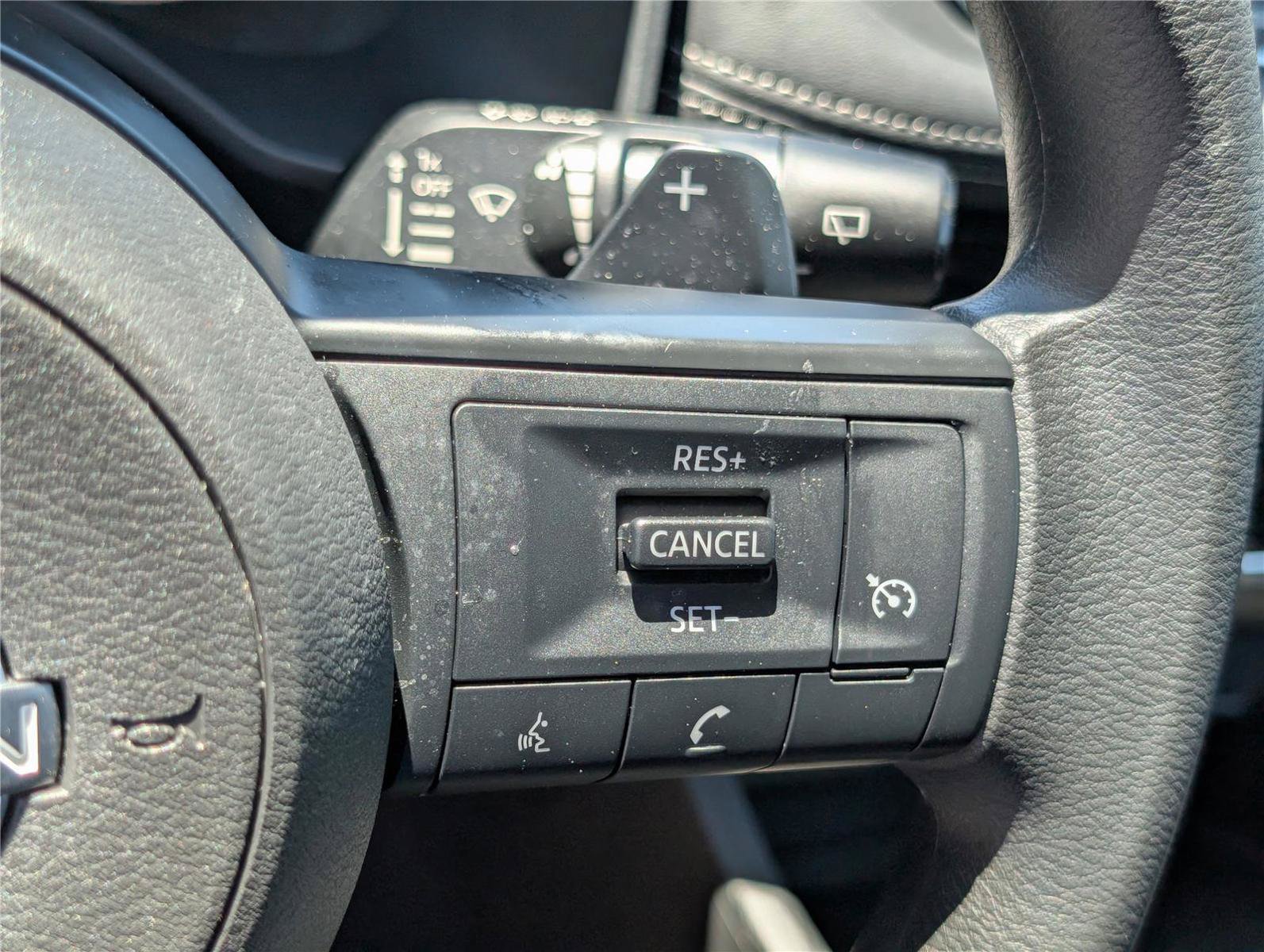 Used 2024 Nissan Rogue S AWD/4WD image 21