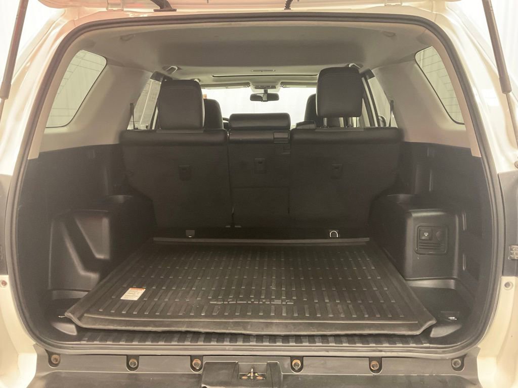Used 2018 Toyota 4Runner SR5 Premium AWD/4WD image 12