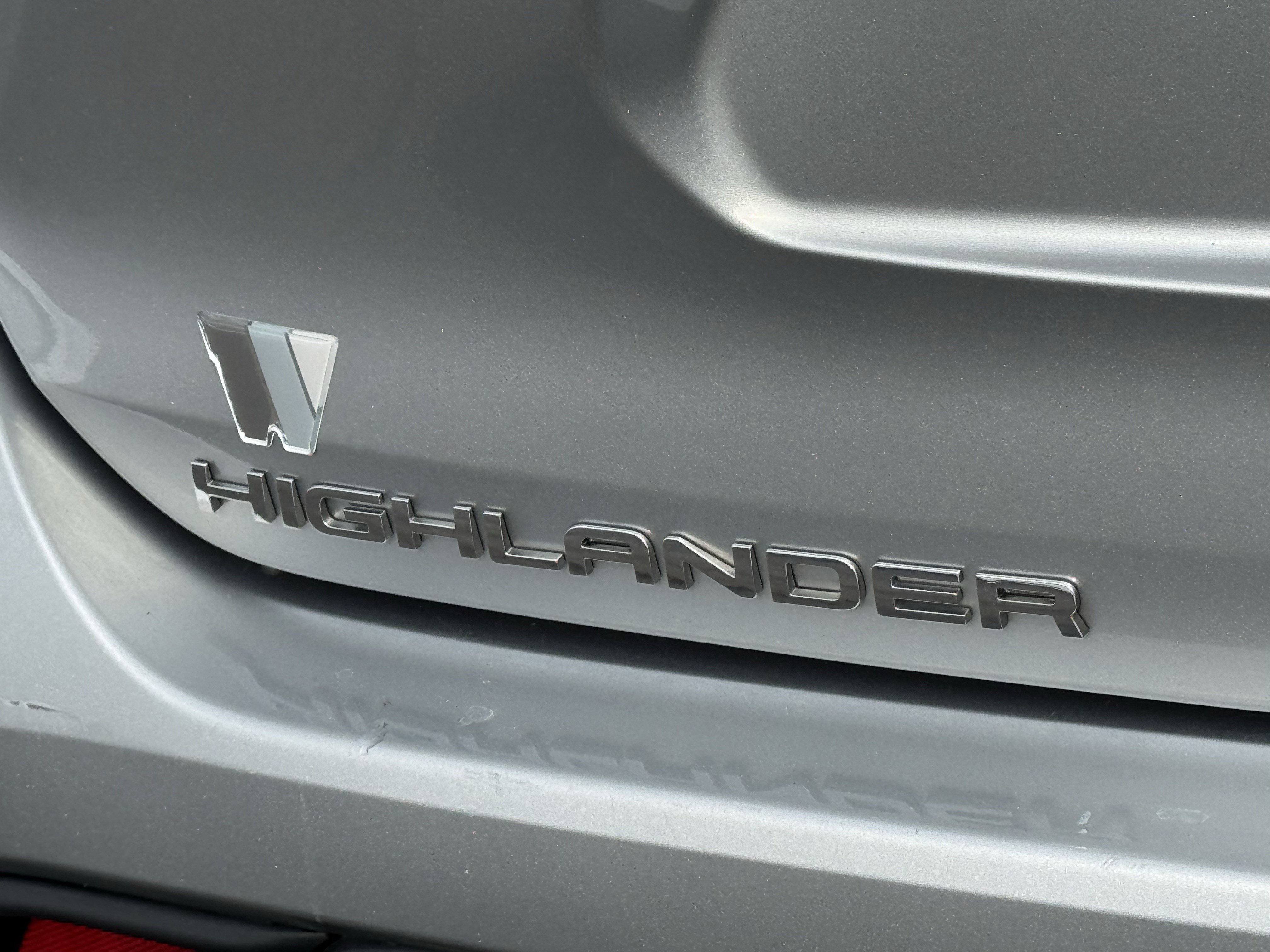 Used 2023 Toyota Highlander L image 40