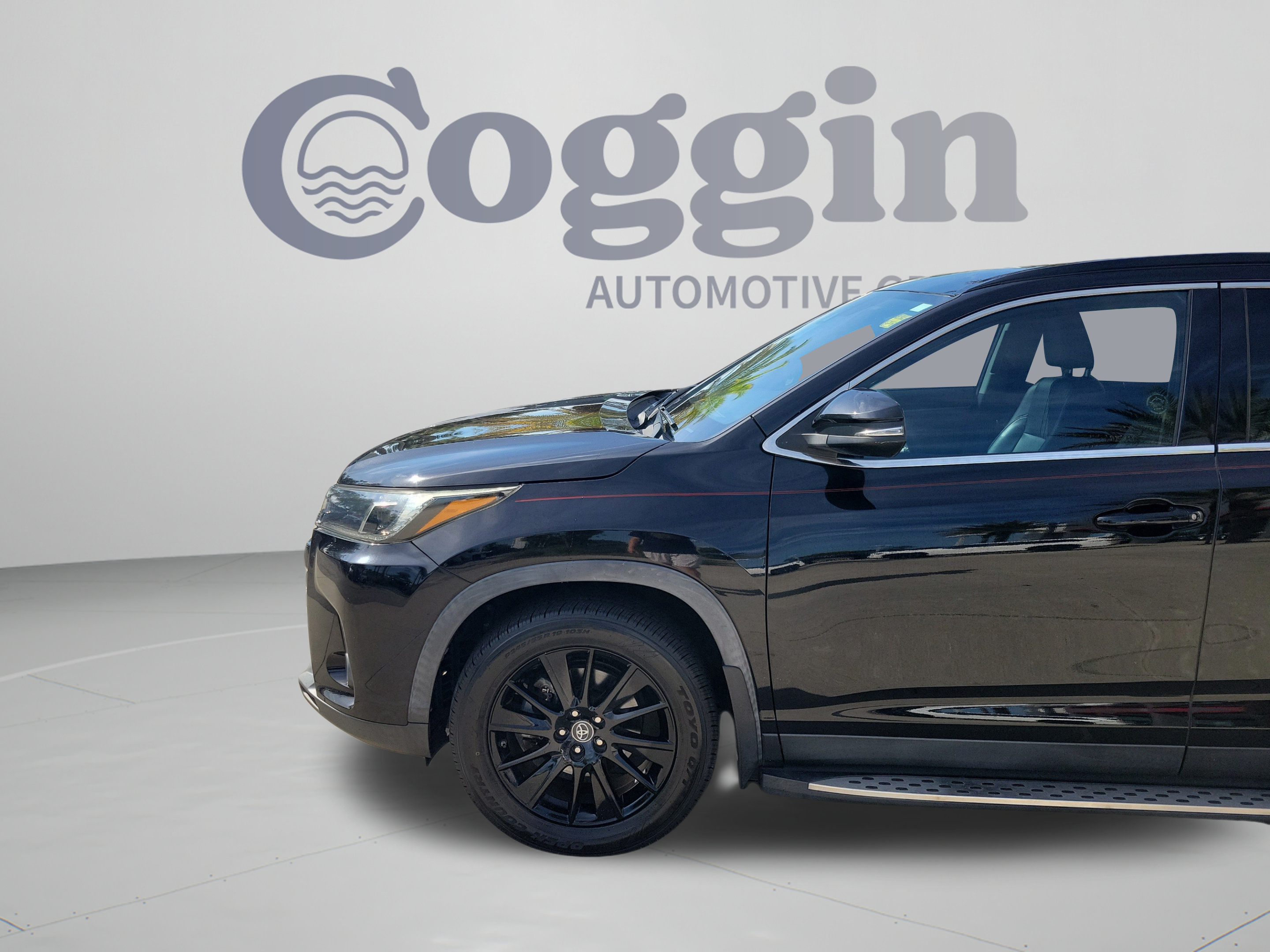 Used 2019 Toyota Highlander SE FWD image 29